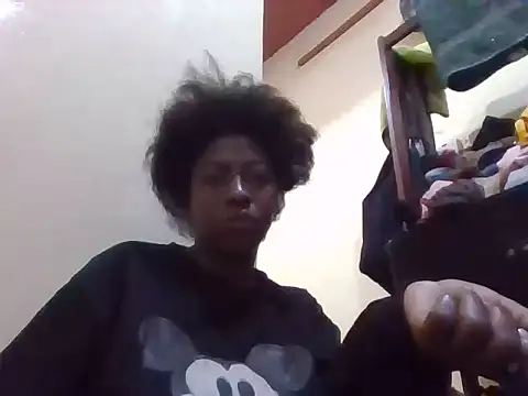 Snapshot of Sexxy_bre chatting on September 15, 2025, 6:35 am Sexxy bre online show from September 15, 2025, 6:35 am