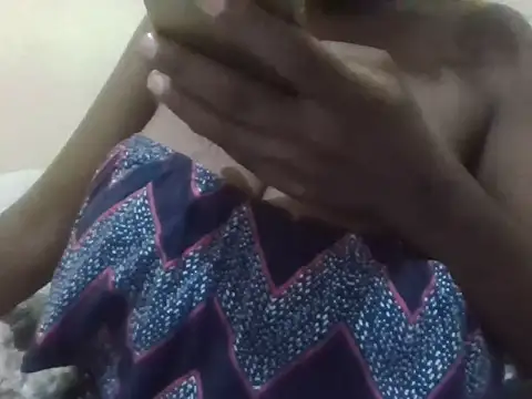 Snapshot of Sexxy_bre chatting on October 5, 2025, 11:08 am Sexxy bre online show from October 5, 2025, 11:08 am