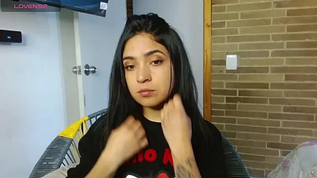 Snapshot of helenacyruss chatting on November 14, 2025, 6:50 pm helenacyruss online show from November 14, 2025, 6:50 pm