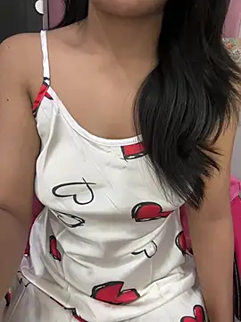 LeisyXO online show from April 14, 2026, 8:37 pm