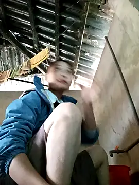 Snapshot of trieungoclnt chatting on December 3, 2024, 1:19 am trieungoclnt online show from December 3, 2024, 1:19 am