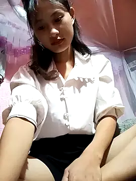 Snapshot of trieungoclnt chatting on October 21, 2025, 4:24 am trieungoclnt online show from October 21, 2025, 4:24 am