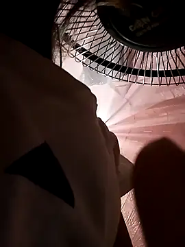 Snapshot of trieungoclnt chatting on October 30, 2025, 6:19 pm trieungoclnt online show from October 30, 2025, 6:19 pm