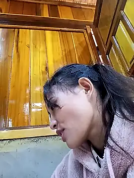 Snapshot of trieungoclnt chatting on November 6, 2025, 4:02 am trieungoclnt online show from November 6, 2025, 4:02 am