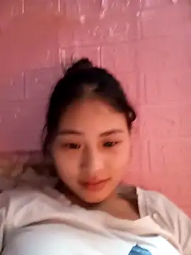 Snapshot of trieungoclnt chatting on January 7, 2026, 4:31 pm trieungoclnt online show from January 7, 2026, 4:31 pm