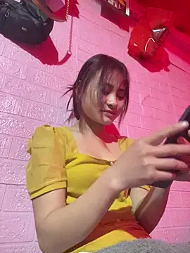 Snapshot of trieungoclnt chatting on March 12, 2026, 4:24 pm trieungoclnt online show from March 12, 2026, 4:24 pm