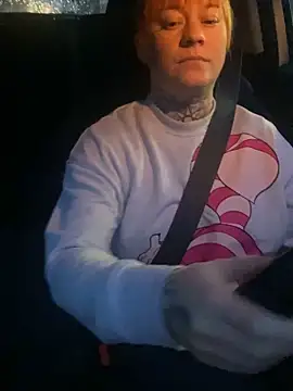 poussichienne online show from March 16, 2026, 5:24 am