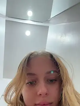 Snapshot of enjoy_my_beauty chatting on December 12, 2024, 7:30 am enjoy my beauty online show from December 12, 2024, 7:30 am