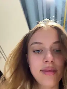 Snapshot of enjoy_my_beauty chatting on January 4, 2025, 5:16 am enjoy my beauty online show from January 4, 2025, 5:16 am