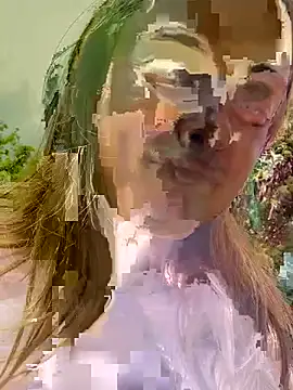 Snapshot of enjoy_my_beauty chatting on February 26, 2025, 4:14 am enjoy my beauty online show from February 26, 2025, 4:14 am