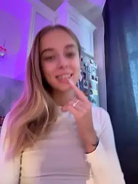 Snapshot of enjoy_my_beauty chatting on September 23, 2025, 6:05 am enjoy my beauty online show from September 23, 2025, 6:05 am