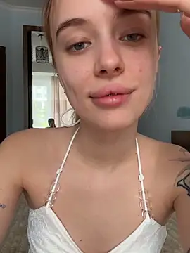 Snapshot of enjoy_my_beauty chatting on May 26, 2026, 6:42 am enjoy my beauty online show from May 26, 2026, 6:42 am