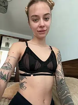 Snapshot of enjoy_my_beauty chatting on June 1, 2026, 6:37 am enjoy my beauty online show from June 1, 2026, 6:37 am