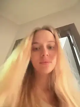 Snapshot of enjoy_my_beauty chatting on June 3, 2026, 6:49 am enjoy my beauty online show from June 3, 2026, 6:49 am
