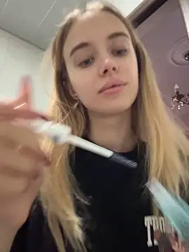 Snapshot of enjoy_my_beauty chatting on June 6, 2026, 6:18 am enjoy my beauty online show from June 6, 2026, 6:18 am