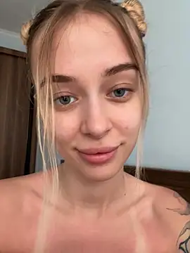 Snapshot of enjoy_my_beauty chatting on June 11, 2026, 6:44 am enjoy my beauty online show from June 11, 2026, 6:44 am