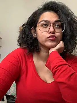 Curvydesifromgermany online show from March 20, 2025, 8:31 am