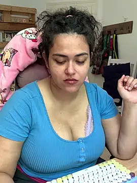 Snapshot of Curvydesifromgermany chatting on June 1, 2026, 10:39 am Curvydesifromgermany online show from June 1, 2026, 10:39 am