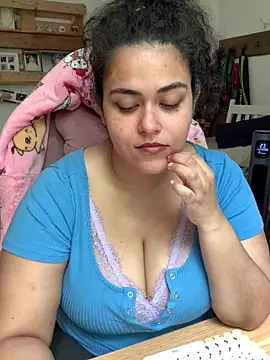 Snapshot of Curvydesifromgermany chatting on June 2, 2026, 10:39 am Curvydesifromgermany online show from June 2, 2026, 10:39 am
