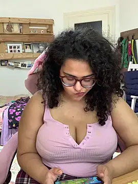 Snapshot of Curvydesifromgermany chatting on June 9, 2026, 2:28 pm Curvydesifromgermany online show from June 9, 2026, 2:28 pm
