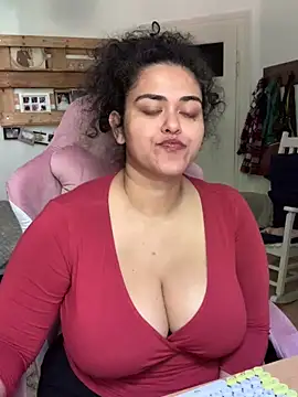 Snapshot of Curvydesifromgermany chatting on June 11, 2026, 2:15 pm Curvydesifromgermany online show from June 11, 2026, 2:15 pm