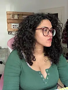 Snapshot of Curvydesifromgermany chatting on June 14, 2026, 3:47 pm Curvydesifromgermany online show from June 14, 2026, 3:47 pm