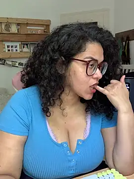 Snapshot of Curvydesifromgermany chatting on June 22, 2026, 11:29 am Curvydesifromgermany online show from June 22, 2026, 11:29 am