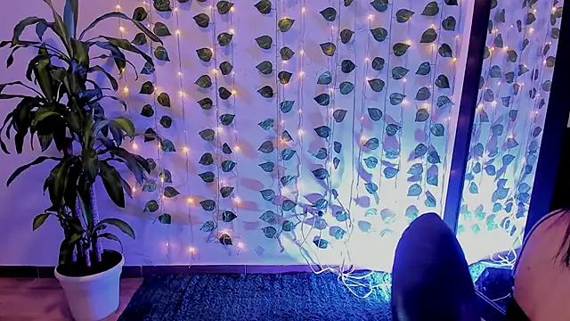 Snapshot of mariiana-diaz chatting on February 12, 2025, 3:49 pm mariiana-diaz online show from February 12, 2025, 3:49 pm