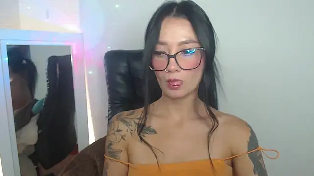 Snapshot of mariiana-diaz chatting on June 12, 2026, 3:22 pm mariiana-diaz online show from June 12, 2026, 3:22 pm