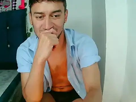 Snapshot of Kevin_Torres chatting on December 14, 2024, 9:13 pm Kevin Torres online show from December 14, 2024, 9:13 pm