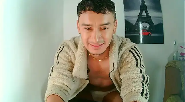 Snapshot of Kevin_Torres chatting on January 22, 2025, 11:45 am Kevin Torres online show from January 22, 2025, 11:45 am