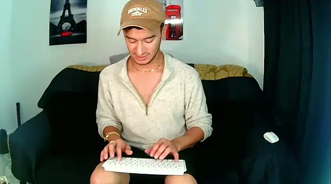 Snapshot of Kevin_Torres chatting on January 26, 2025, 5:13 am Kevin Torres online show from January 26, 2025, 5:13 am