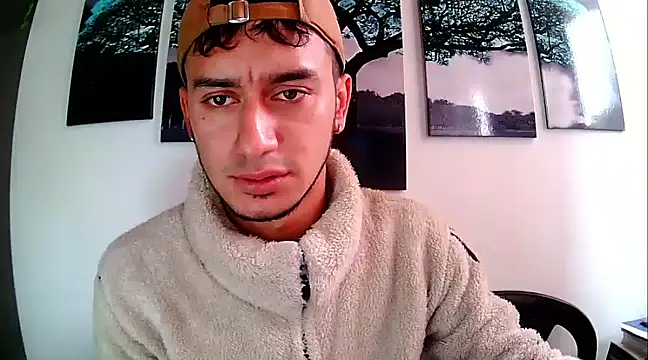 Snapshot of Kevin_Torres chatting on February 25, 2025, 5:36 pm Kevin Torres online show from February 25, 2025, 5:36 pm