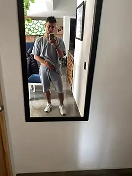 Snapshot of Kevin_Torres chatting on March 3, 2025, 4:46 pm Kevin Torres online show from March 3, 2025, 4:46 pm