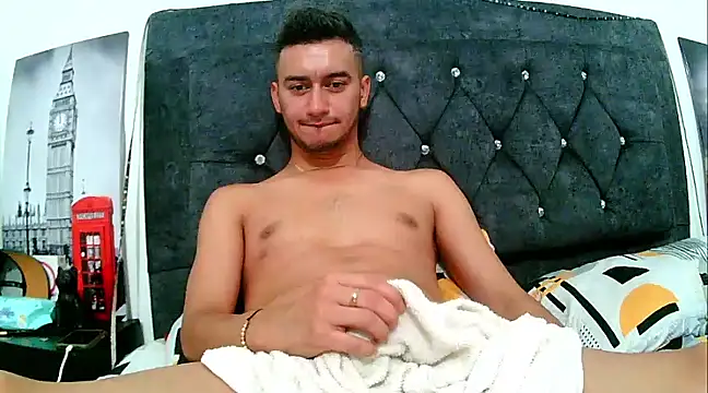 Snapshot of Kevin_Torres chatting on March 16, 2025, 10:42 pm Kevin Torres online show from March 16, 2025, 10:42 pm