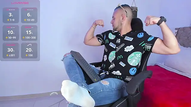 Snapshot of Damon_Bakert chatting on November 8, 2025, 5:01 pm Damon Bakert online show from November 8, 2025, 5:01 pm