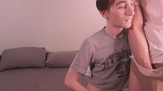 Snapshot of EliotMarks chatting on December 18, 2024, 6:14 pm EliotMarks online show from December 18, 2024, 6:14 pm