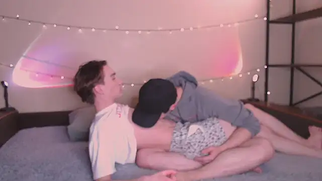 Snapshot of EliotMarks chatting on October 19, 2025, 6:30 pm EliotMarks online show from October 19, 2025, 6:30 pm