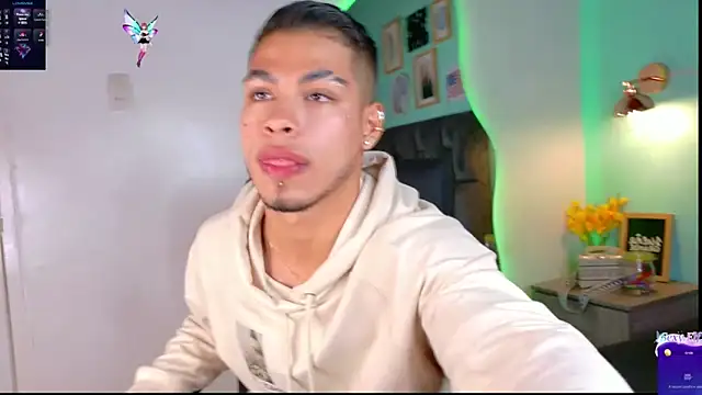 Snapshot of Ken-boy_ chatting on January 19, 2025, 11:34 am Ken-boy online show from January 19, 2025, 11:34 am