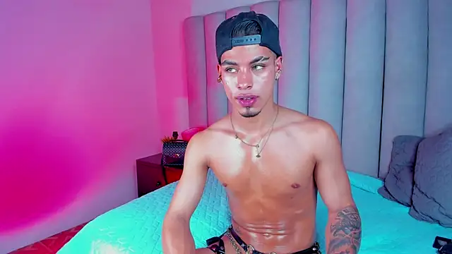 Snapshot of Ken-boy_ chatting on February 13, 2025, 7:03 am Ken-boy online show from February 13, 2025, 7:03 am