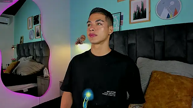 Snapshot of Ken-boy_ chatting on February 19, 2025, 2:33 am Ken-boy online show from February 19, 2025, 2:33 am