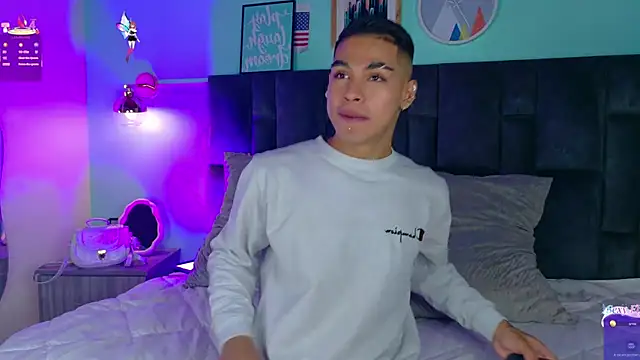 Snapshot of Ken-boy_ chatting on February 23, 2025, 11:33 am Ken-boy online show from February 23, 2025, 11:33 am