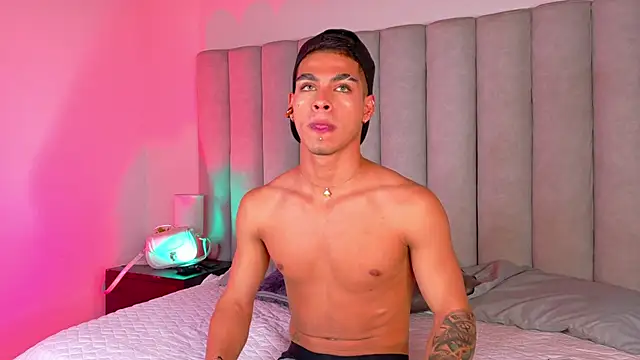 Snapshot of Ken-boy_ chatting on February 27, 2025, 3:36 am Ken-boy online show from February 27, 2025, 3:36 am