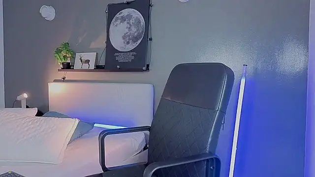 Snapshot of Ken-boy_ chatting on October 11, 2025, 12:04 pm Ken-boy online show from October 11, 2025, 12:04 pm