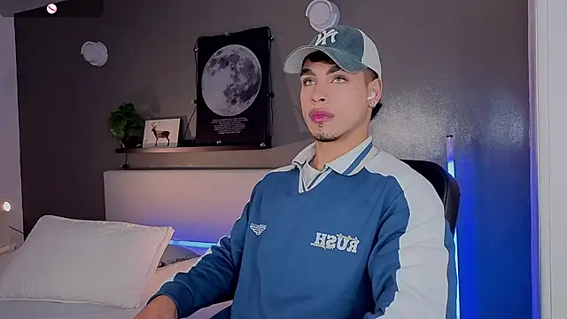 Snapshot of Ken-boy_ chatting on October 13, 2025, 11:43 am Ken-boy online show from October 13, 2025, 11:43 am