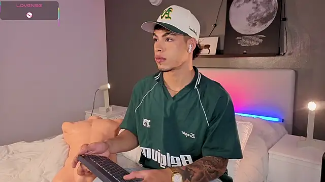 Snapshot of Ken-boy_ chatting on November 3, 2025, 11:44 am Ken-boy online show from November 3, 2025, 11:44 am