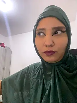 hannahayat online show from October 6, 2025, 7:55 pm