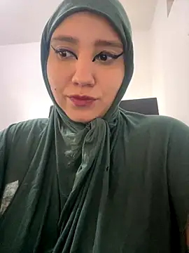 hannahayat online show from November 12, 2025, 12:49 pm