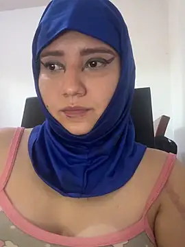 hannahayat online show from June 12, 2026, 3:22 pm