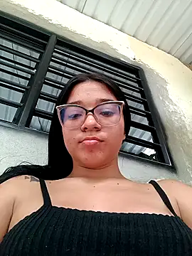 -VICKKY online show from February 28, 2025, 8:39 pm